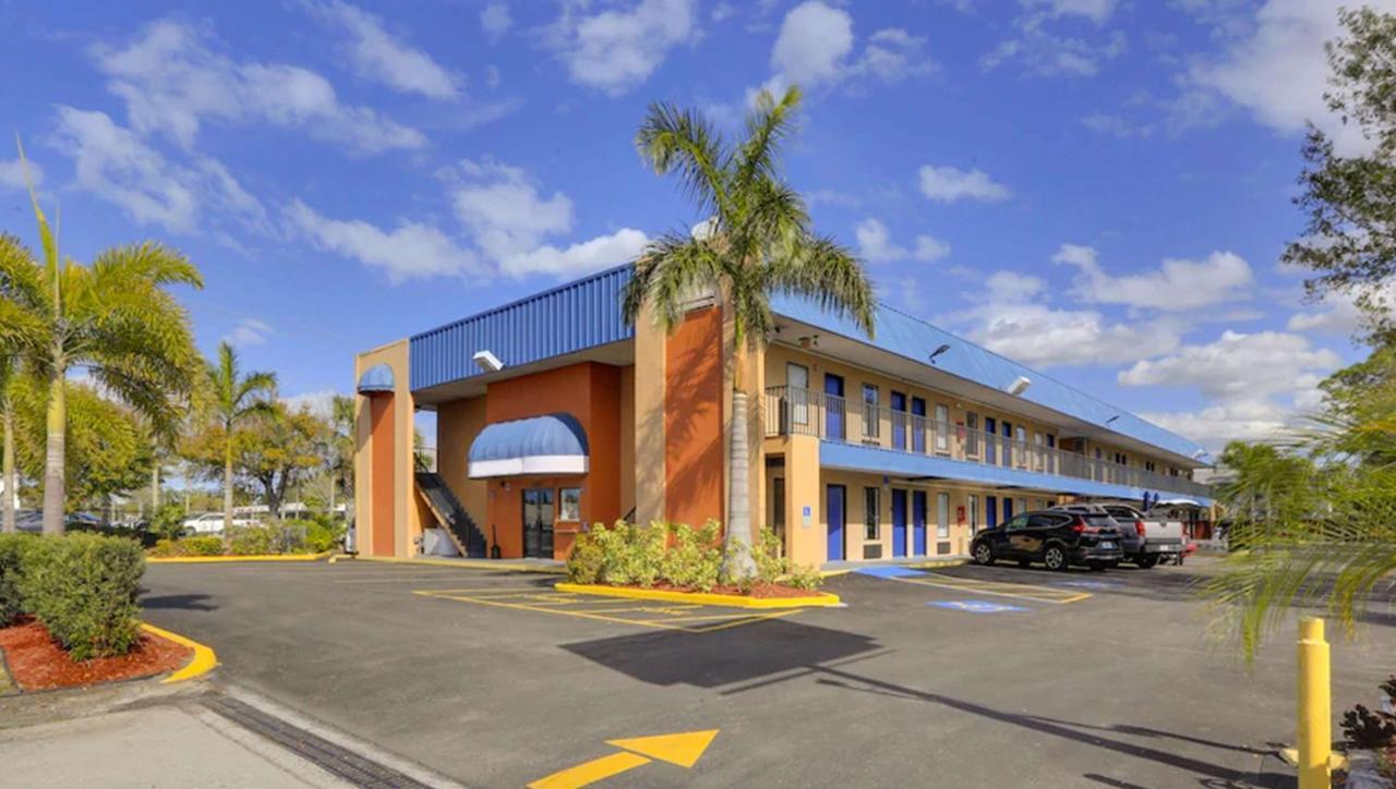 Magnuson Hotel Bradenton Exteriér fotografie