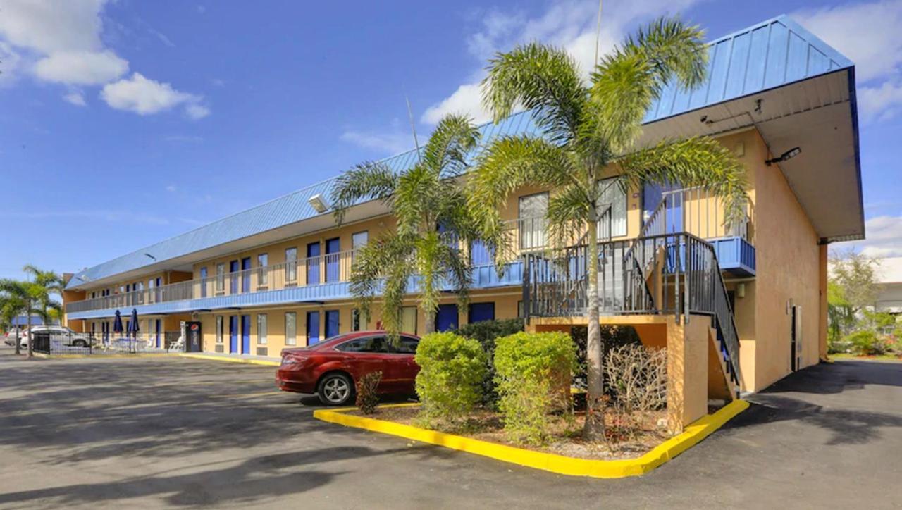 Magnuson Hotel Bradenton Exteriér fotografie